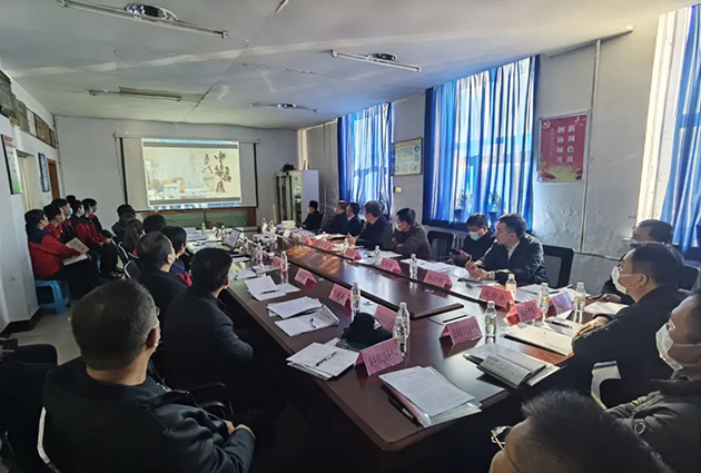 孙东深入云博网页版制药有限责任公司主持召开现场